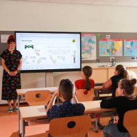 Clevertouch Impact Plus 2